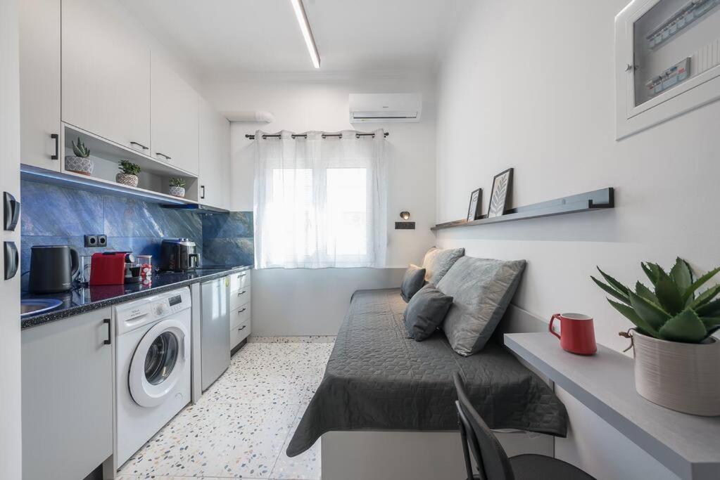 Tiny Apartment Athens Exterior photo